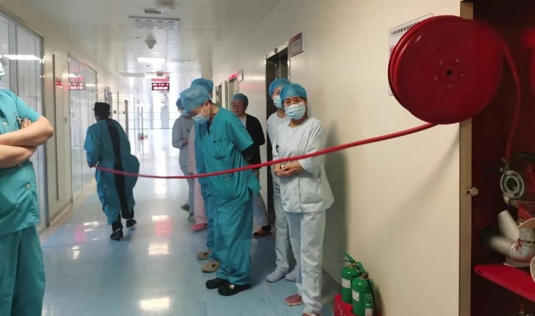 太原市妇幼保健院火灾应急演练：关键时刻，医护人员如何化险为夷？  第9张