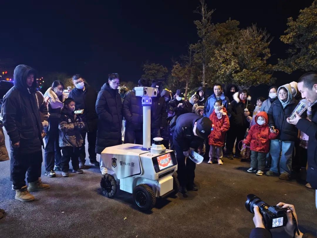 巡逻机器人竟能救助小朋友?快来看看 第3张 巡逻机器人竟能救助小朋友?快来看看 第3张