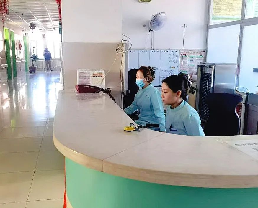 阖家团圆之时振安区医护坚守岗位不感人吗?!  第2张