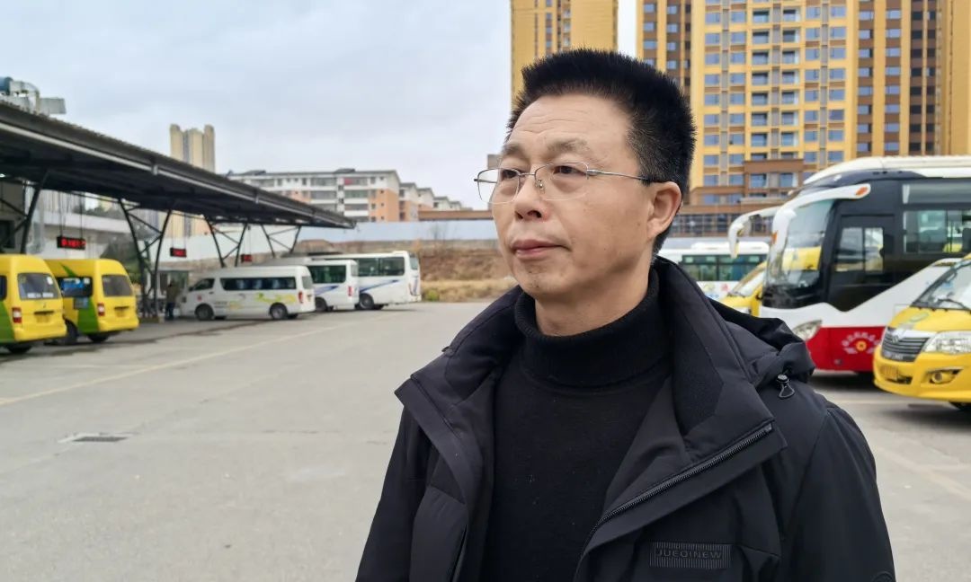 春节刚过行囊满满踏上征程，你的行囊里有啥？  第2张
