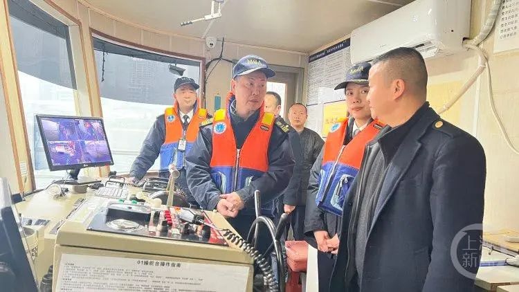 客流激增！水位骤降！朝天门海事处如何应对？  第2张