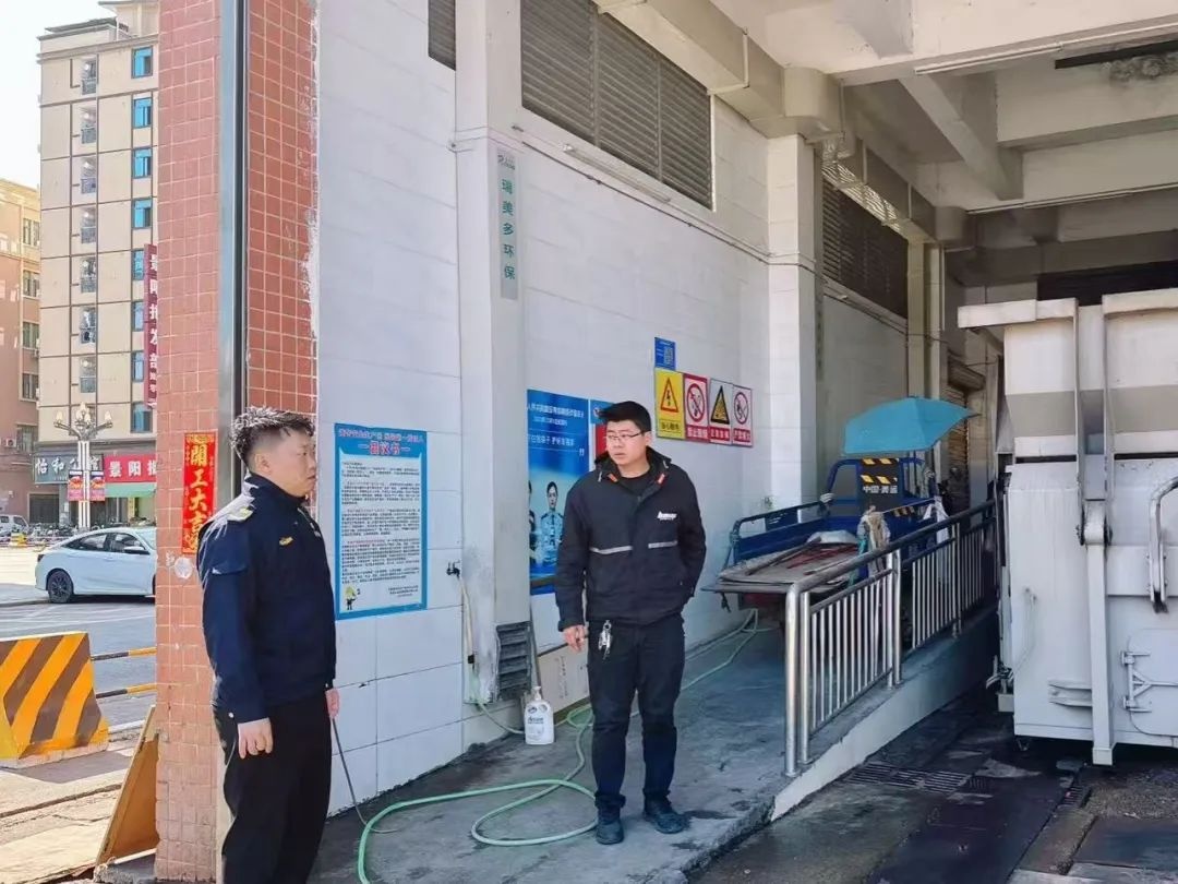春节假期大朗城管分局坚守岗位！城市环境怎样保障？  第2张