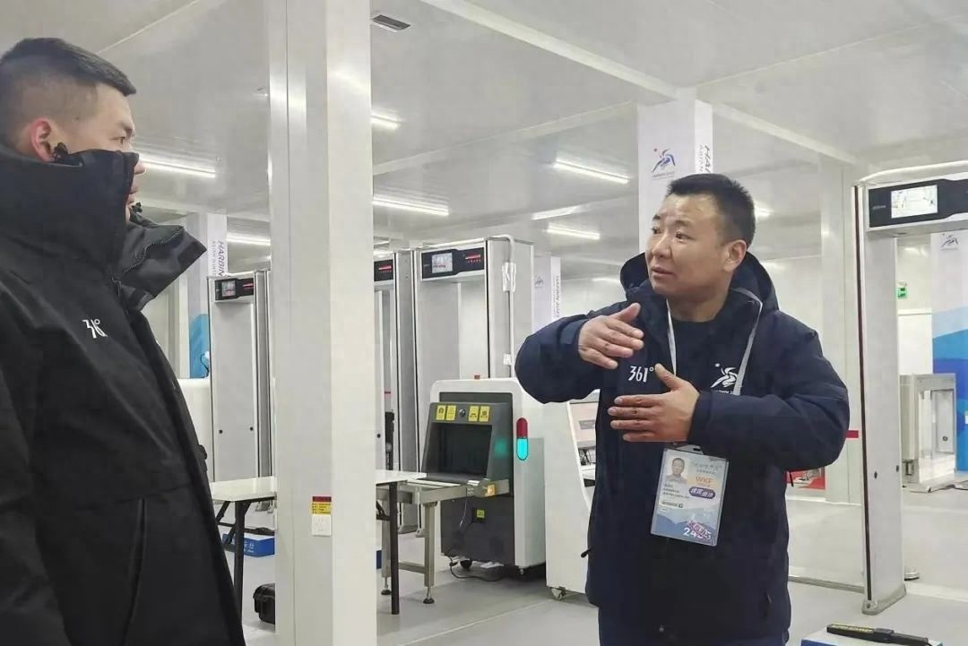 亚冬会背后的坚守者：你知道他们多不易吗?