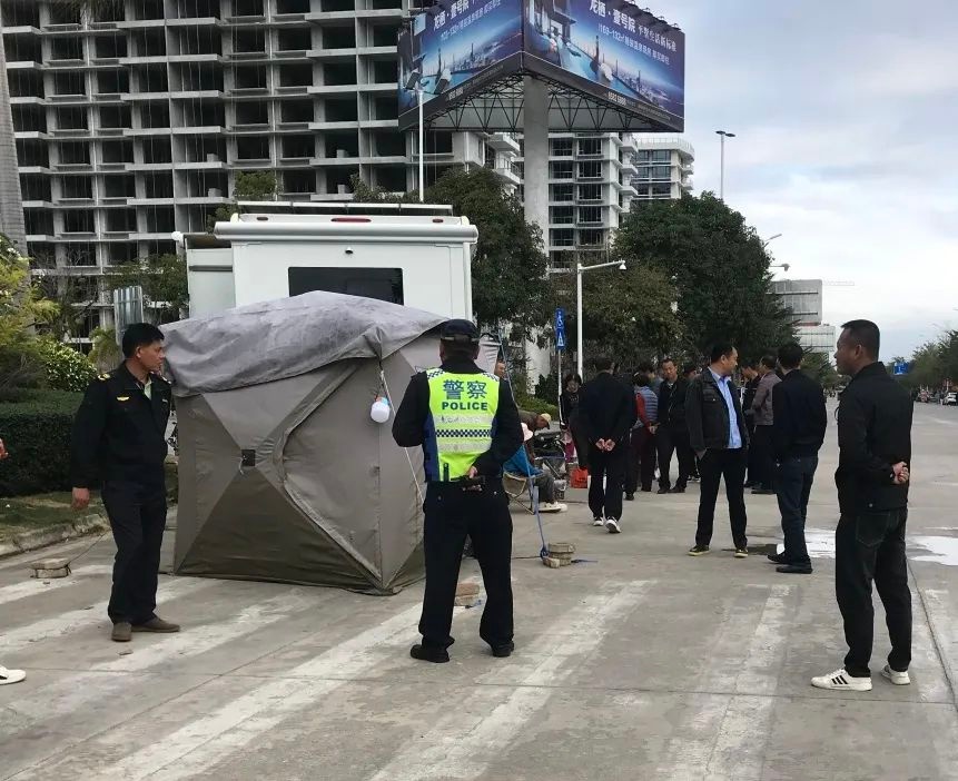 寒假春节九所新区房车乱停多!交警如何整治?  第5张