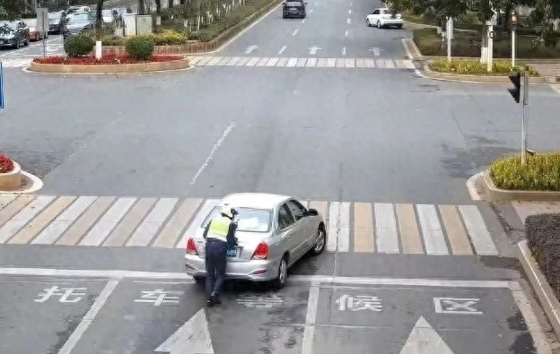 春节团圆时，梅州公安坚守解忧！你不感动吗？