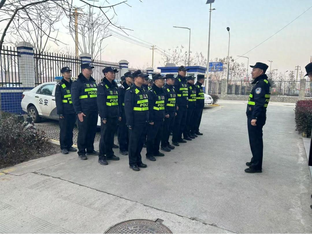 春节本是欢聚时刻，草堂民辅警为何坚守岗位守护万家灯火？!  第1张