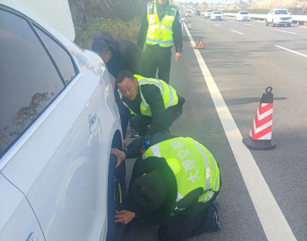 警车自述：滇西大动脉高速春节间有啥故事?  第5张