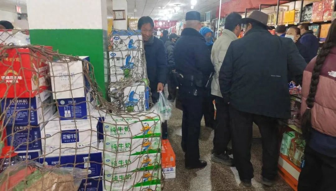 春节阖家团圆时共和县警坚守岗位!有何不同凡响之处?