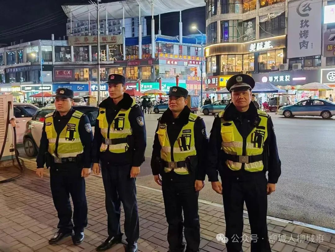 24年春节未陪家人！56岁一线民警图啥?  第3张