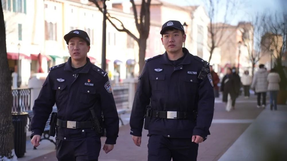 京津佛罗伦萨小镇春节火爆！客流量5 - 7万，你知道警察多忙吗？