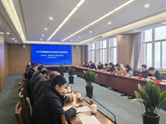2025年建筑市场如何破局？20家企业共商大计，市造价处重磅回应  第1张