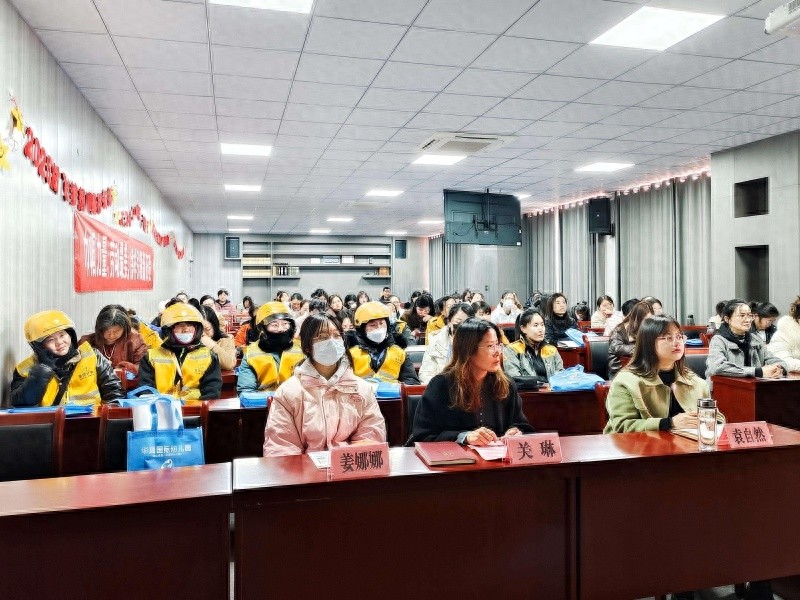 女职工育儿压力大？这场托育服务宣传活动为你解忧