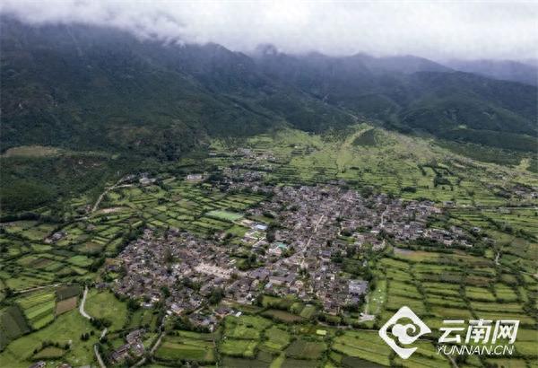 丽江古城外的烟火乡村，你听说过玉湖村、宝山石头城、落水村吗？  第1张
