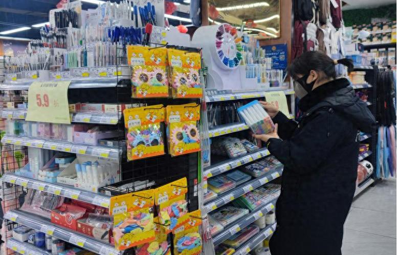 春季开学在即，玉门市如何确保学生用品安全无虞？