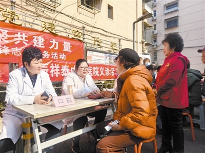 废弃门岗变暖心小屋！先锋哨所如何成为社区居民的避风港？  第3张