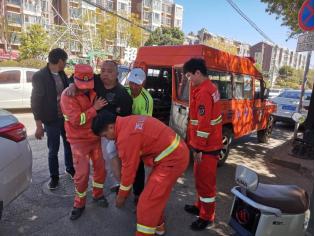 10分钟生死时速！马街街道应急队如何成功救出摔伤男子？  第2张