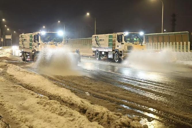 寒潮来袭！9.5万人次奋战清雪一线，你的城市准备好了吗？  第3张