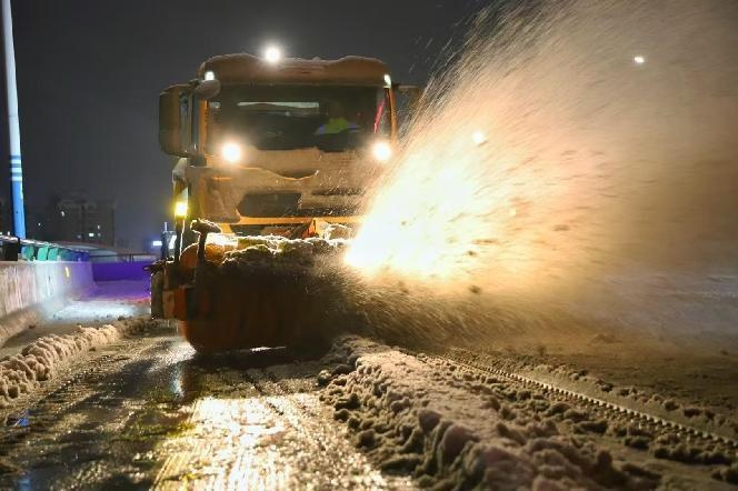 寒潮来袭！9.5万人次奋战清雪一线，你的城市准备好了吗？  第4张