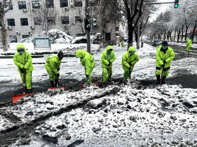 寒潮来袭！9.5万人次奋战清雪一线，你的城市准备好了吗？  第7张