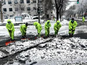 寒潮来袭！9.5万人次奋战清雪一线，你的城市准备好了吗？  第9张