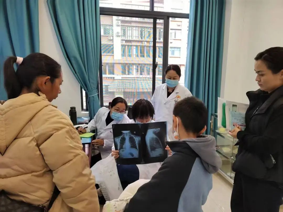 30年深耕儿童保健，她为何放弃安逸生活，选择怒江？  第2张