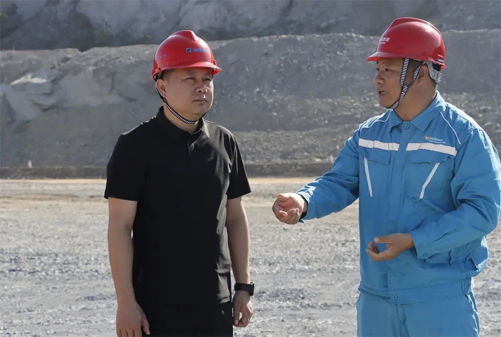 县长梁明亲临矿山企业，安全生产如何确保万无一失？