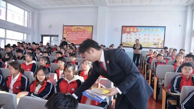 哪吒的逆天改命启示录：青少年如何在法治下改写命运？  第2张