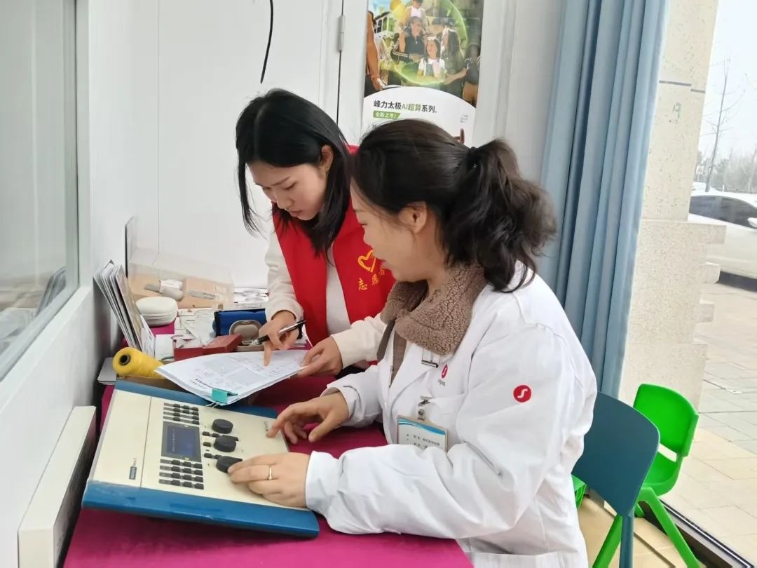 你知道吗？助听器里的耳垢竟然会影响声音传导  第2张