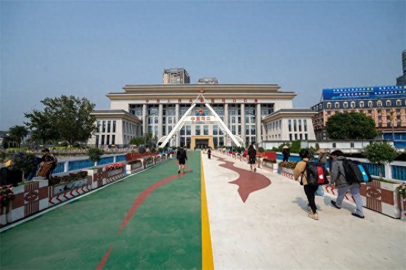 河口口岸为何成为外国旅客入华首选？揭秘其背后的独特魅力