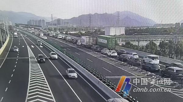 宁波高速大堵车！出城高峰何时才能结束？  第4张