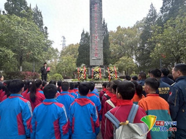 三地团委联合！60余人清明祭英烈有多震撼?  第1张