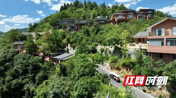 五一假期古丈县文旅市场大爆发！红石林景区游客量为何激增1.5倍？  第2张
