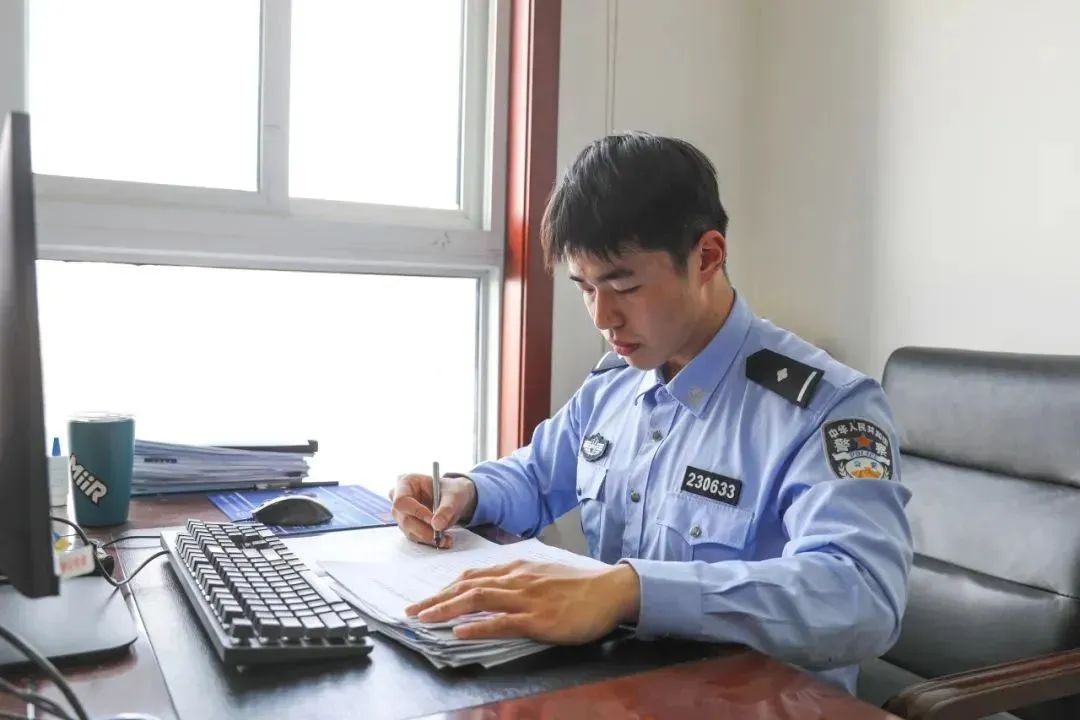 藏蓝青春什么样？听反诈民警讲述惊心动魄的追钱故事  第3张
