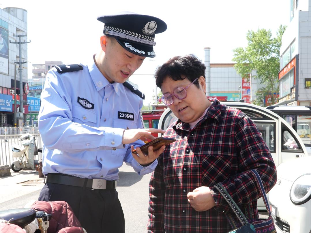 藏蓝青春什么样？听反诈民警讲述惊心动魄的追钱故事  第5张