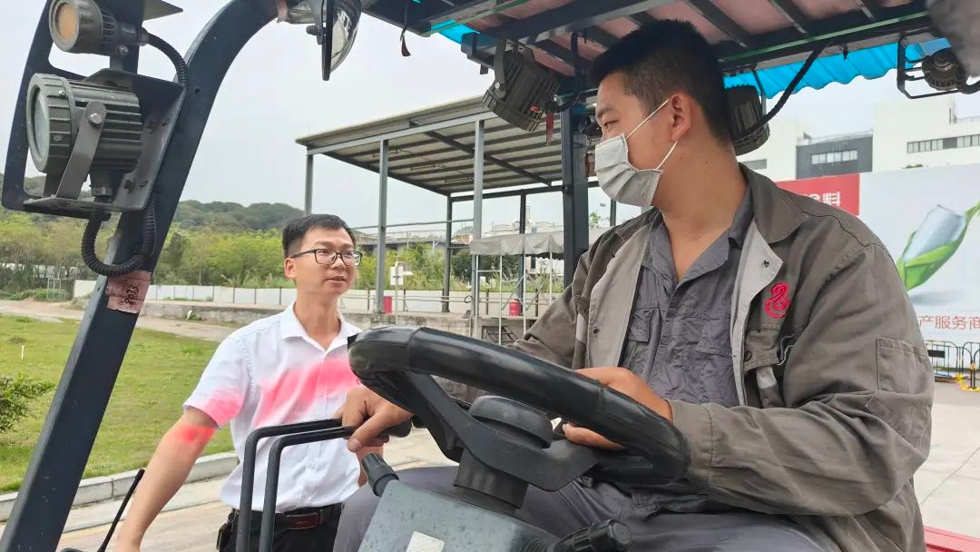 十年光阴书写匠人传奇！张智军如何从行业小白变身福建省金牌工匠？  第2张