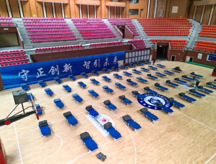 深夜突发！游客五一没房住竟住进军旅局局长家？咋回事  第2张