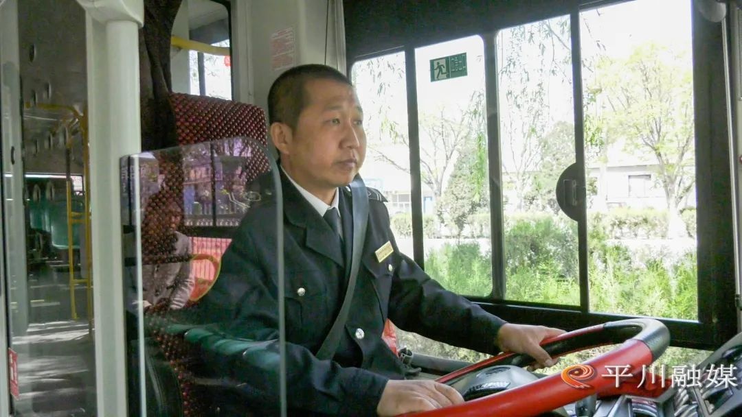 五一别人在出游团聚，公交人却在坚守？他们的故事太暖了  第4张