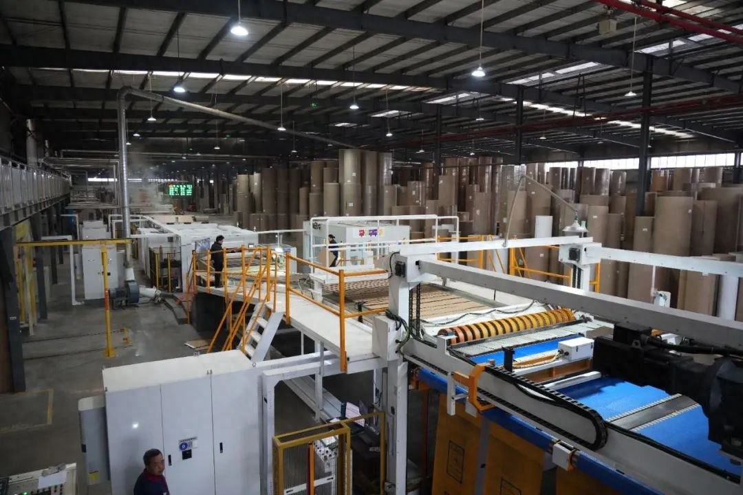 五一假期夹江县工业园区企业不停工，劳动者坚守岗位！二季度产量预计增长 10%，咋做到的？