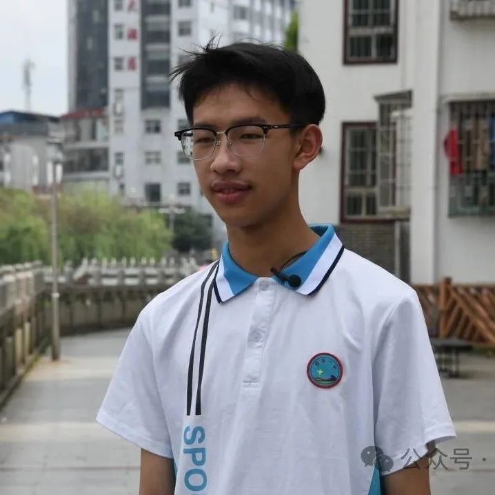 五一桂东街头暖心一幕！中学生勇救老人，扶与不扶的答案是？  第7张