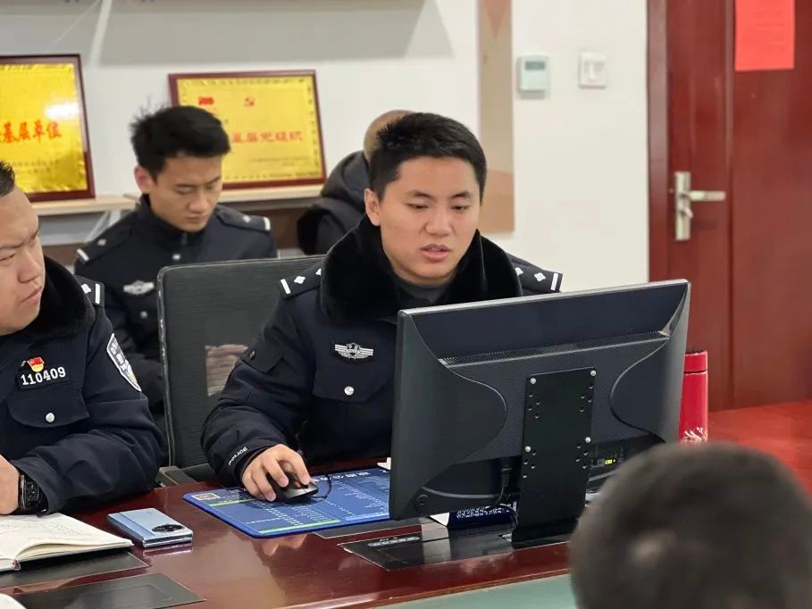 短短两年审核上千案件！法制大队青年民警崔翔的成长历程有多艰辛？  第2张