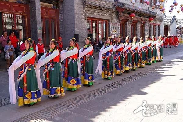 五一假期大同古城嗨翻！精彩文艺演出，你去过了吗？  第3张