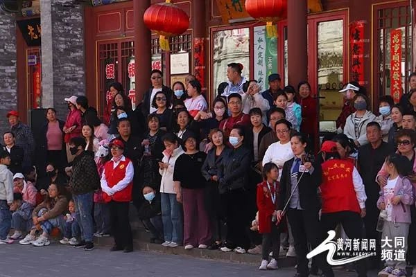 五一假期大同古城嗨翻！精彩文艺演出，你去过了吗？  第4张