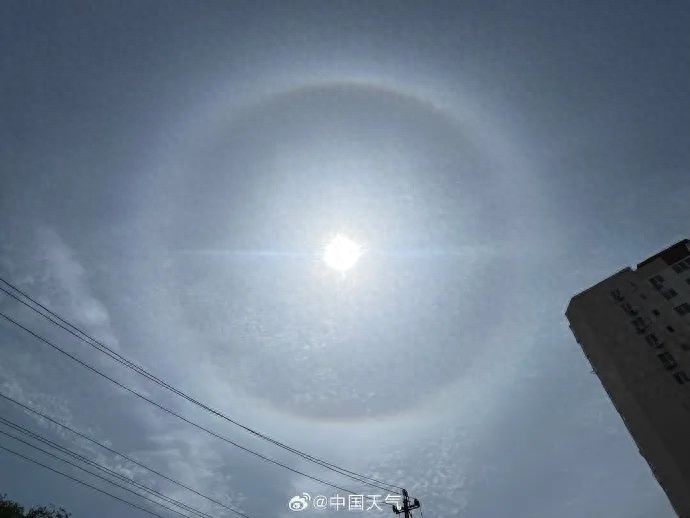 5月4日北京现巨大彩色日晕！明天返程有雨，下周气温要冲31℃？