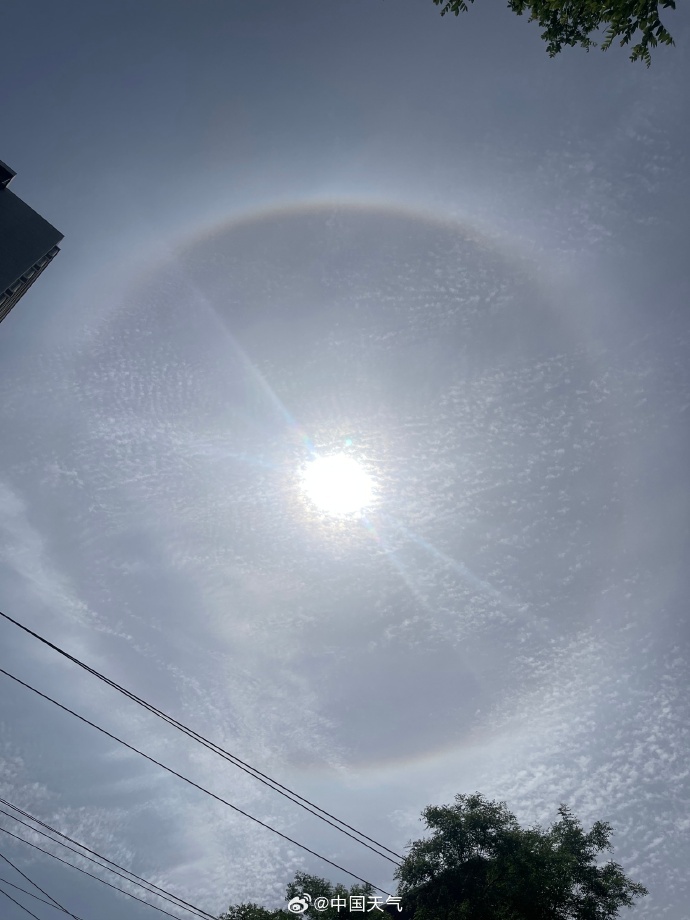 5月4日北京现巨大彩色日晕！明天返程有雨，下周气温要冲31℃？  第3张