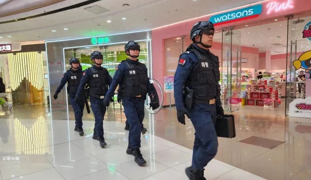 五一期间特警武装巡逻超帅！这安全感是你想要的吗？