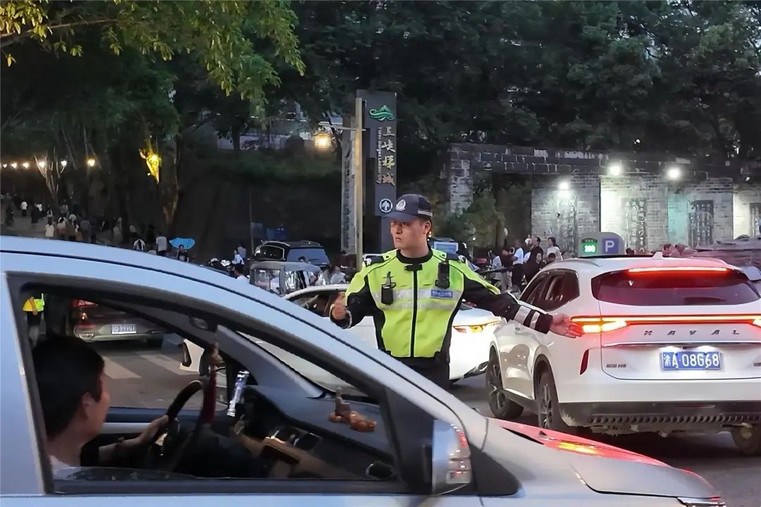 五一假期别人在游玩，他们却坚守岗位守护安全，凭啥？  第3张