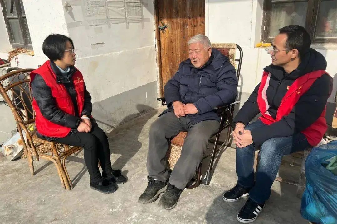 村民自发销售点引发环境危机，梅园村如何破解这一难题？  第2张