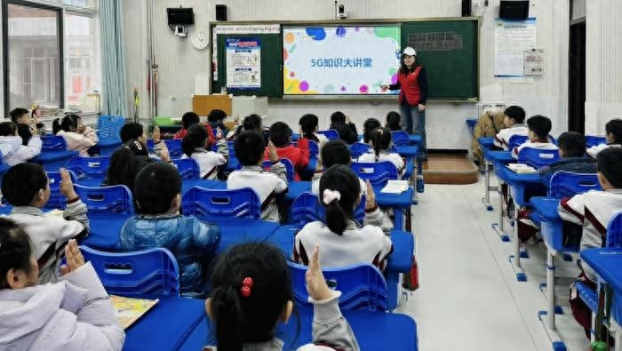 AI时代，孩子们如何识别诈骗电话和网络陷阱？山东移动东营分公司志愿者带来生动反诈课堂  第1张