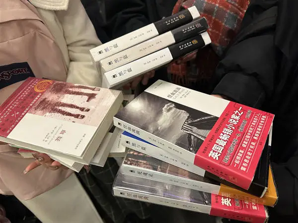 你知道爱丁堡的阴暗面吗？跟随警探约翰·雷布思揭开真相  第3张