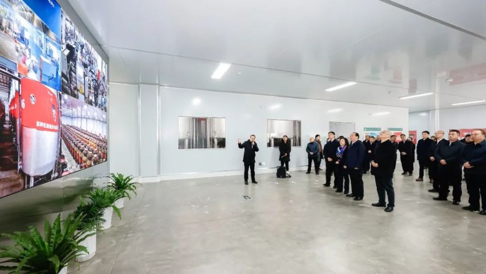 安顺市如何通过抓产业抓项目抓招商推动高质量发展？揭秘背后的火热景象  第5张